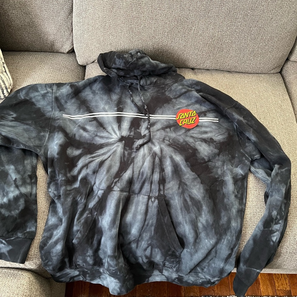 XL Santa Cruz skateboard hoodie!